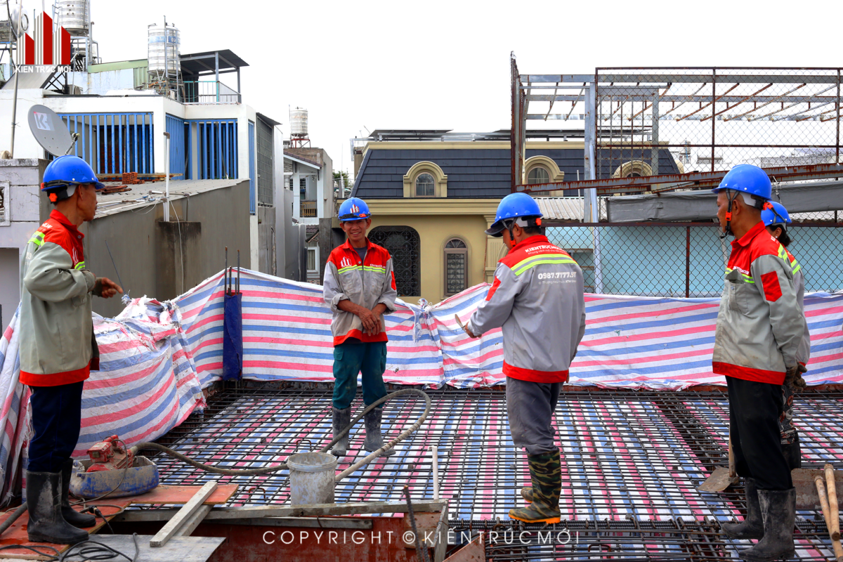 Đổ Bê Tông Dầm Sàn & Cầu Thang Lầu 2